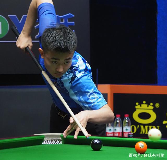 着球队进攻 着球队进攻