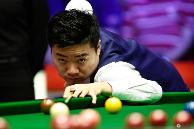 极高的篮球 极高的篮球